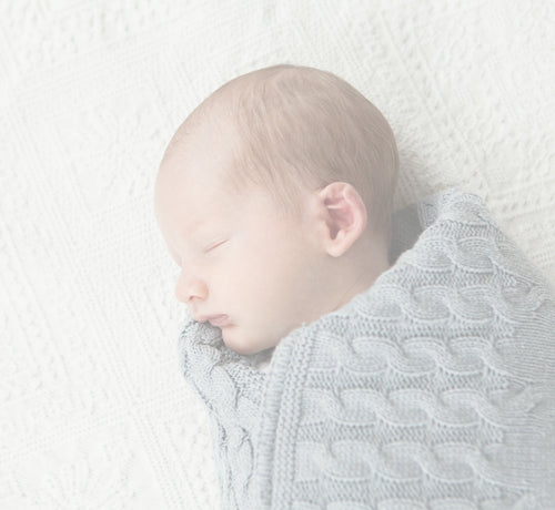 how to swaddle a baby - Mustela USA - 1