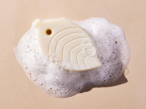 rollover | Shampoo & Body Cleansing Bar Texture - Mustela USA - 4