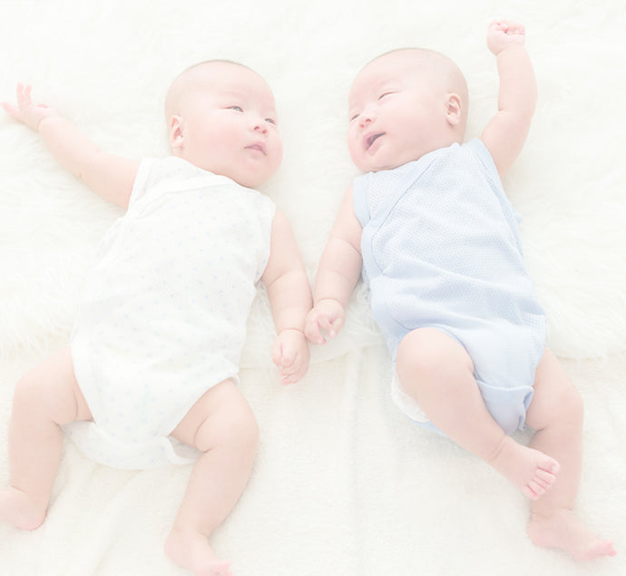 Breastfeeding Twins: Helpful Tips And Sample Schedules