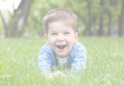 Kid with childhood eczema - Mustela USA - 1