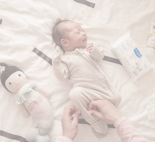  how should a diaper fit - Mustela USA - 1