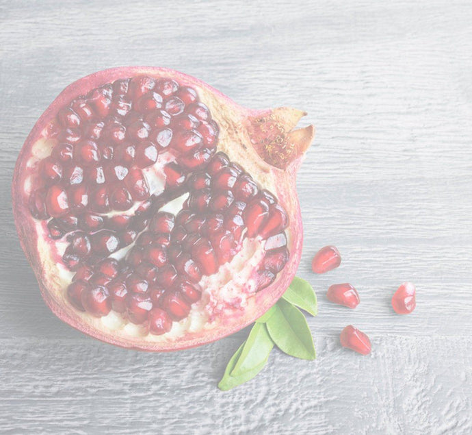 Pomegranate Seed Oil Benefits For Skin, Plus Expert Tips