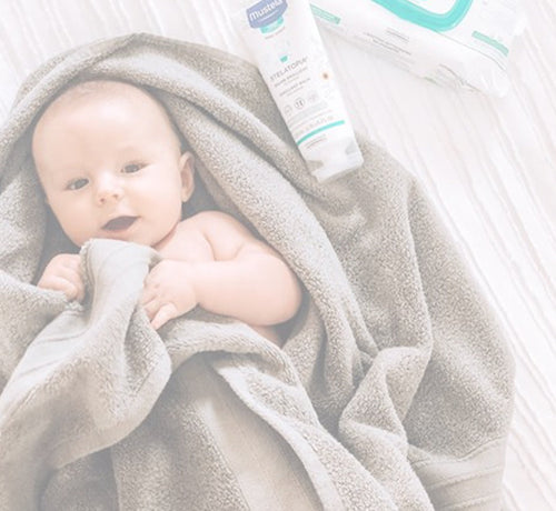 How To Give Your Newborn Baby A Sponge Bath - Mustela USA - 1