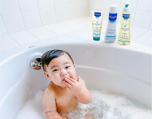 baby-in-tub-v1-720x564_0a3a9837-62a2-4827-b778-623ff6b983b8 - Mustela USA - 1
